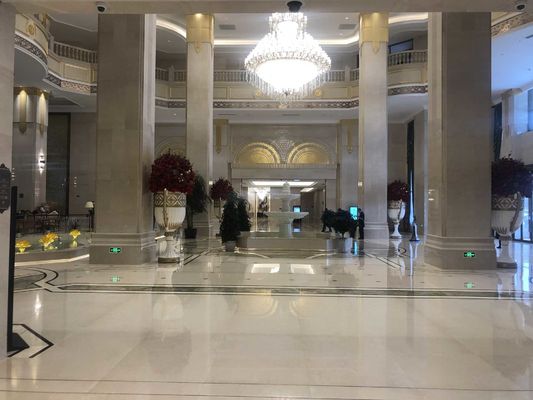 5-gwiazdkowy Hotel International Hotel Niestandardowy zestaw stołów Odporny na zużycie Wodoodporny niestandardowy zestaw sof