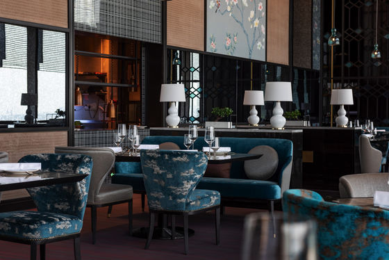 Zwiększ wrażenia z posiłków za pomocą mebli hotelowych restauracji