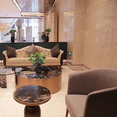 Sofa i krzesło z precyzyjnej tkaniny